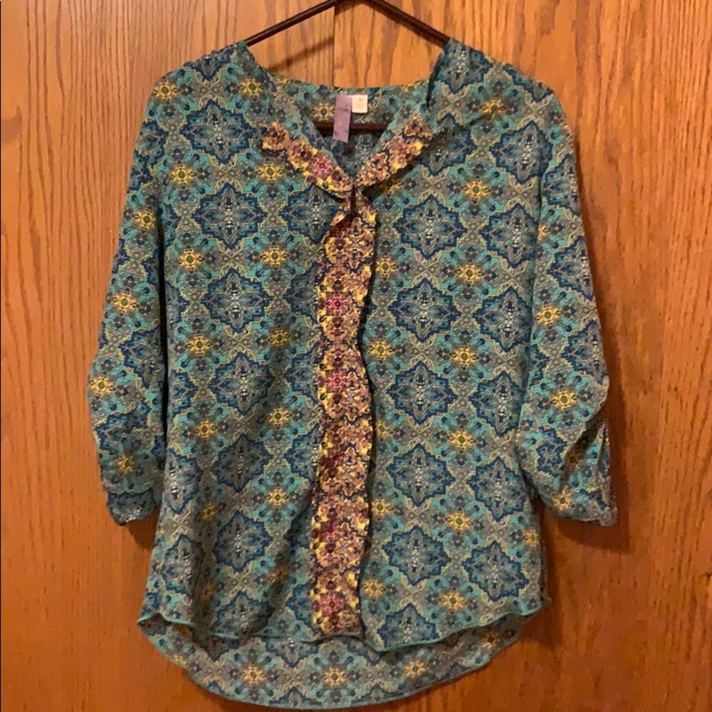 Alta, Medium 3/4 sleeve print top w/faux button